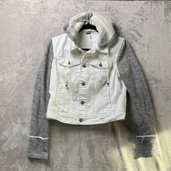 FREE PEOPLE CASUAL TERRY CLOTH JACKET WOMENS Size SMALL WHITE DENIM 39F434J138 - Picture 2 of 15